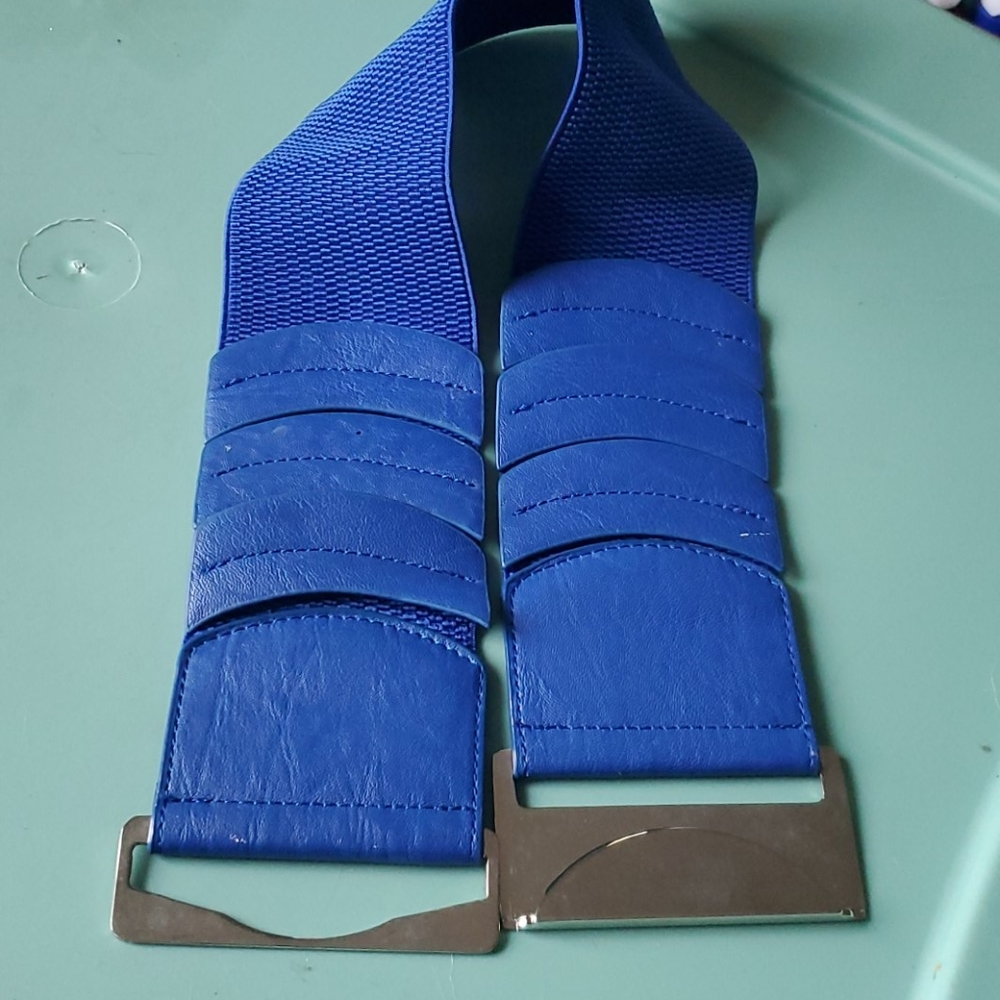 Belts - Picture 8 of 11